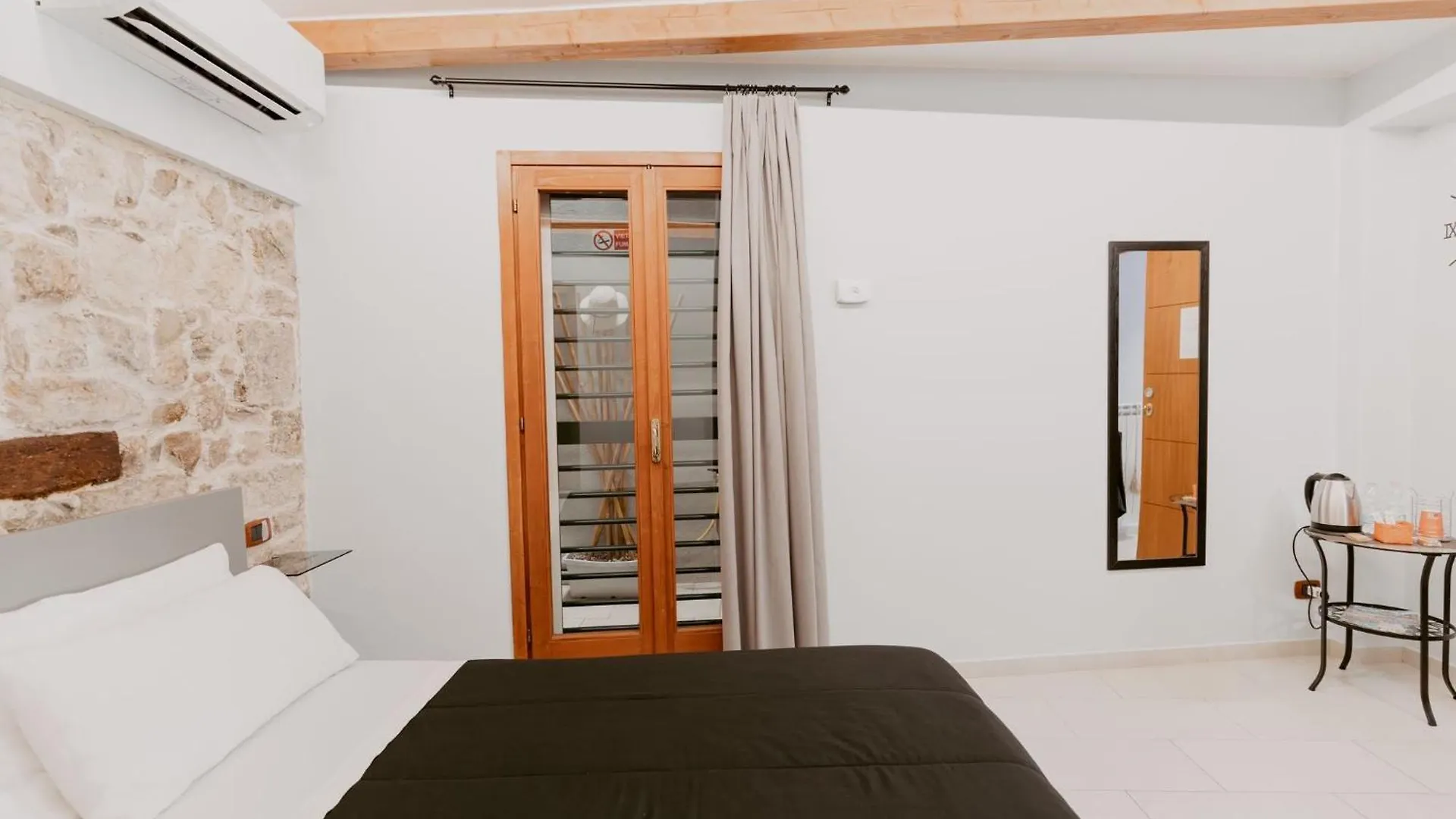 Dimora L'Etual Bed & Breakfast Bari Italy