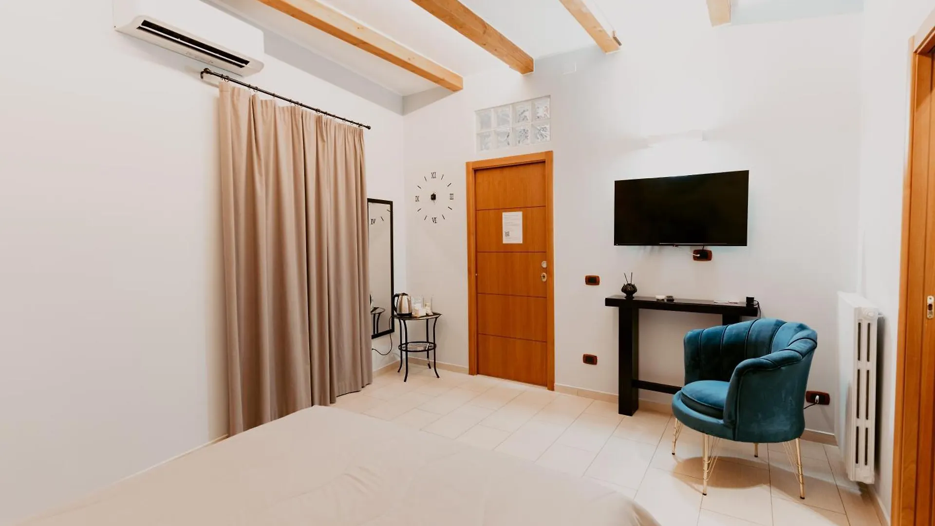 Dimora L'Etual Bed & Breakfast Bari Italy