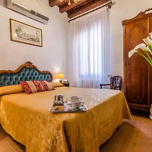 Ariel Silva Hotel Venecia