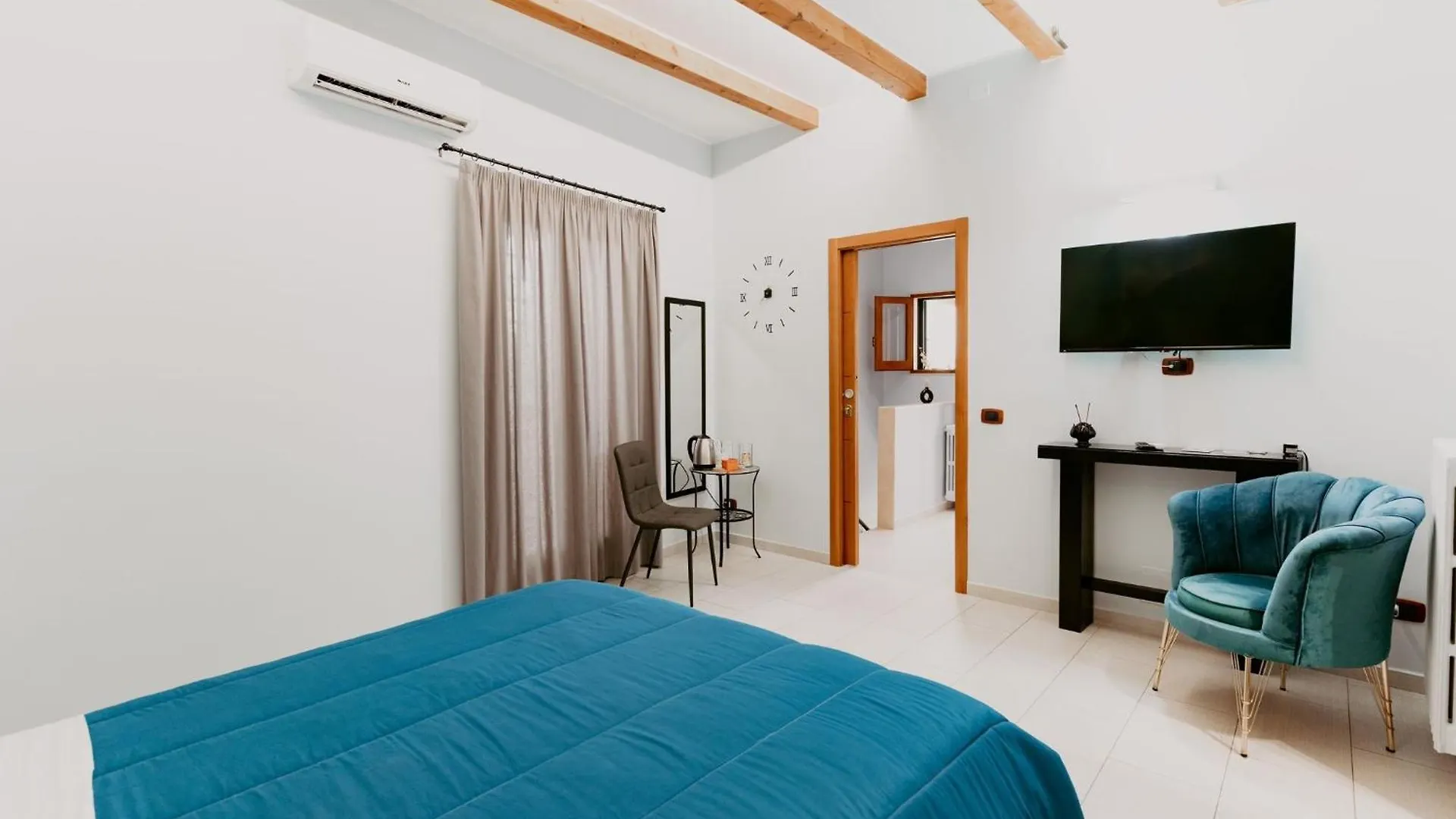 Dimora L'Etual Bed & Breakfast Bari 0*,
